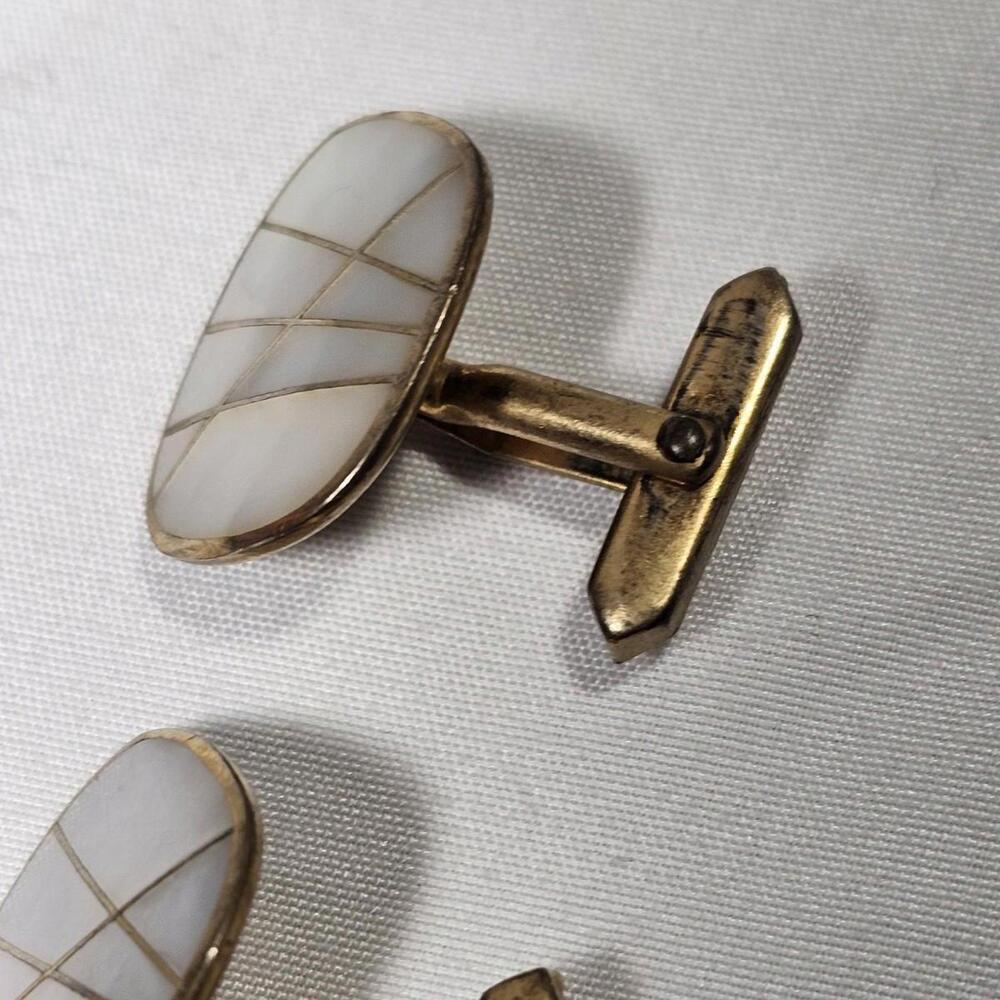 Vintage MCM Cufflinks MOP Mother Of Pearl Gold Tone Cuff Links - Picture 5 of 7